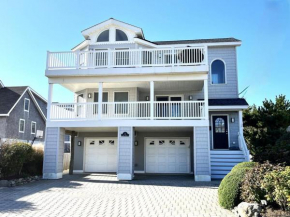 Beautiful Surf City Vacation Home - 1 From The Ocean!